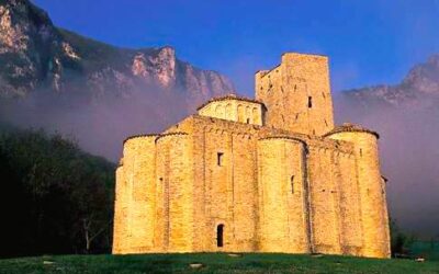 Genga, l’Abbazia di San Vittore e le Grotte di Frasassi