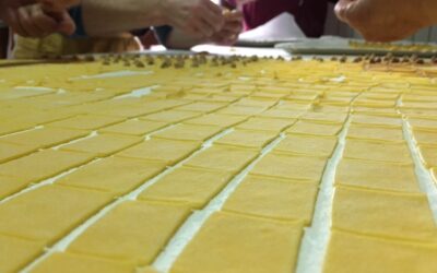 Cappelletti in brodo di cappone o gallina di Fermignano