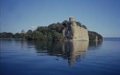 Tra i laghi italiani l’estate di Fuoriporta continua
