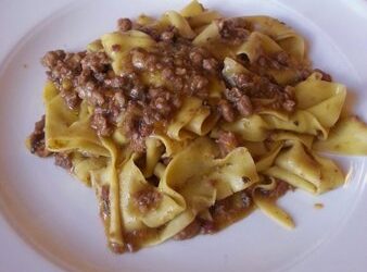 Pappardelle al ragù di cinta senese