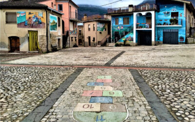 Azzinano, i murales raccontano